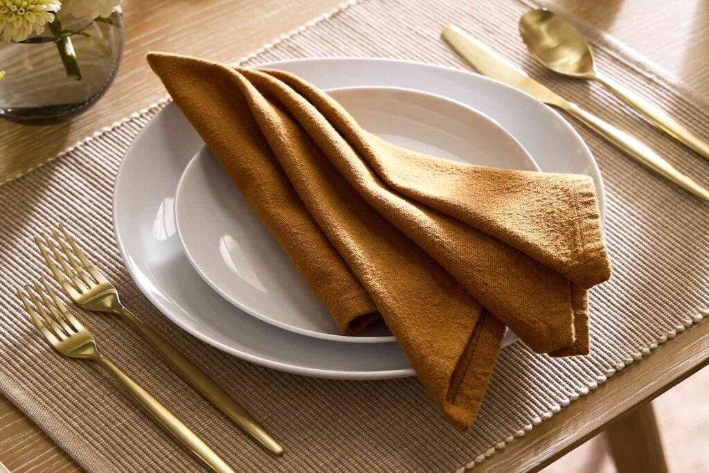 west-elm-slub-cotton-napkin-faw-best-cloth-napkins-tout-a8841b342a784f5087cc2e60cbdc64ba